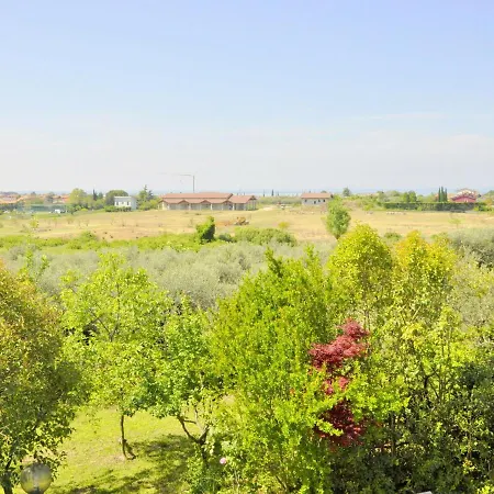 Dom wakacyjny With Private Garden, About 1 Km From The