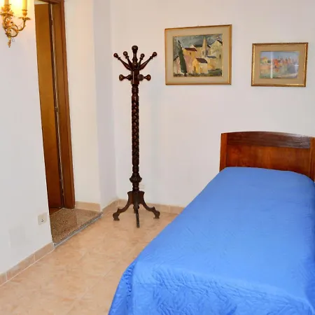 Dom wakacyjny With Private Garden, About 1 Km From The